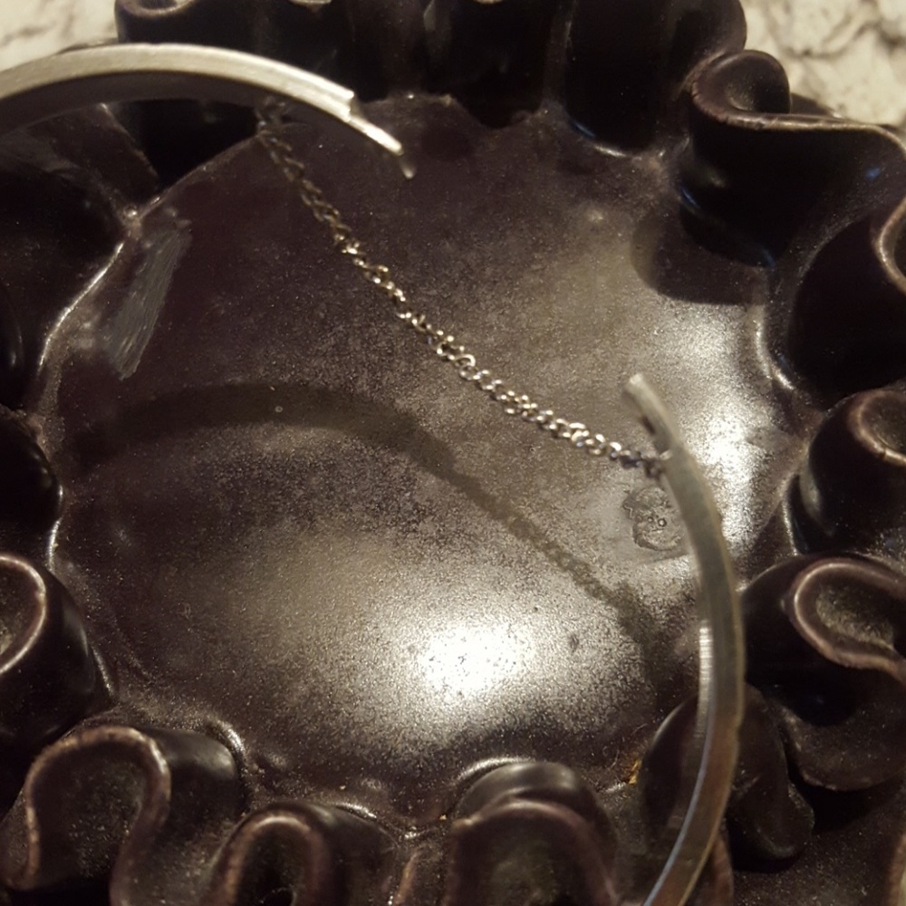 Vintage bangle bracelet - Picture 2 of 5